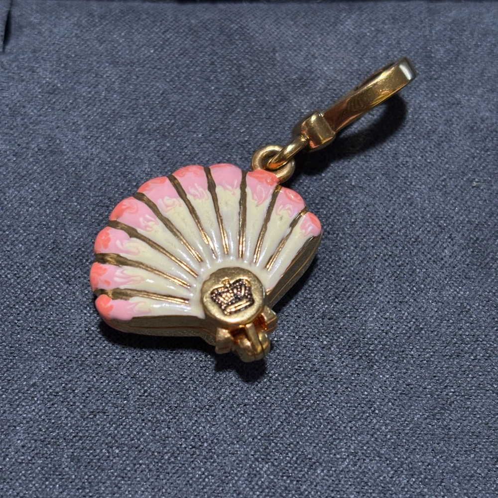Juicy Couture Gold and Coral Shell Charm OPENS to reveal a faux pearl - Picture 5 of 5